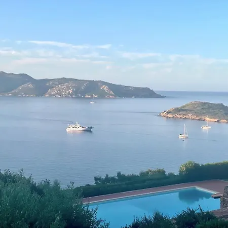 Punta Est Bilocale Giardino Vista Mare
