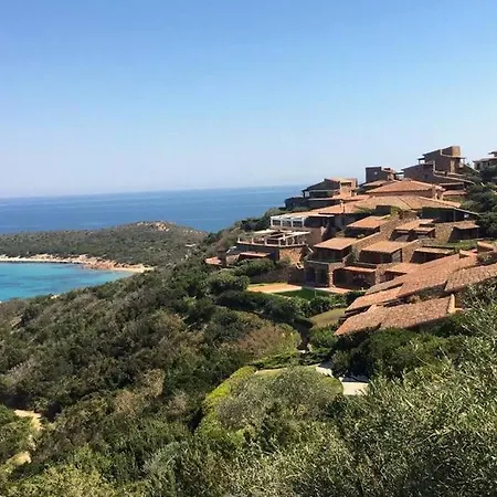 Punta Est Bilocale Giardino Vista Mare