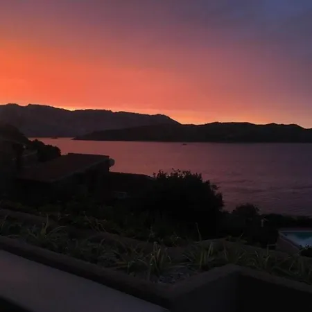 Punta Est Bilocale Giardino Vista Mare *